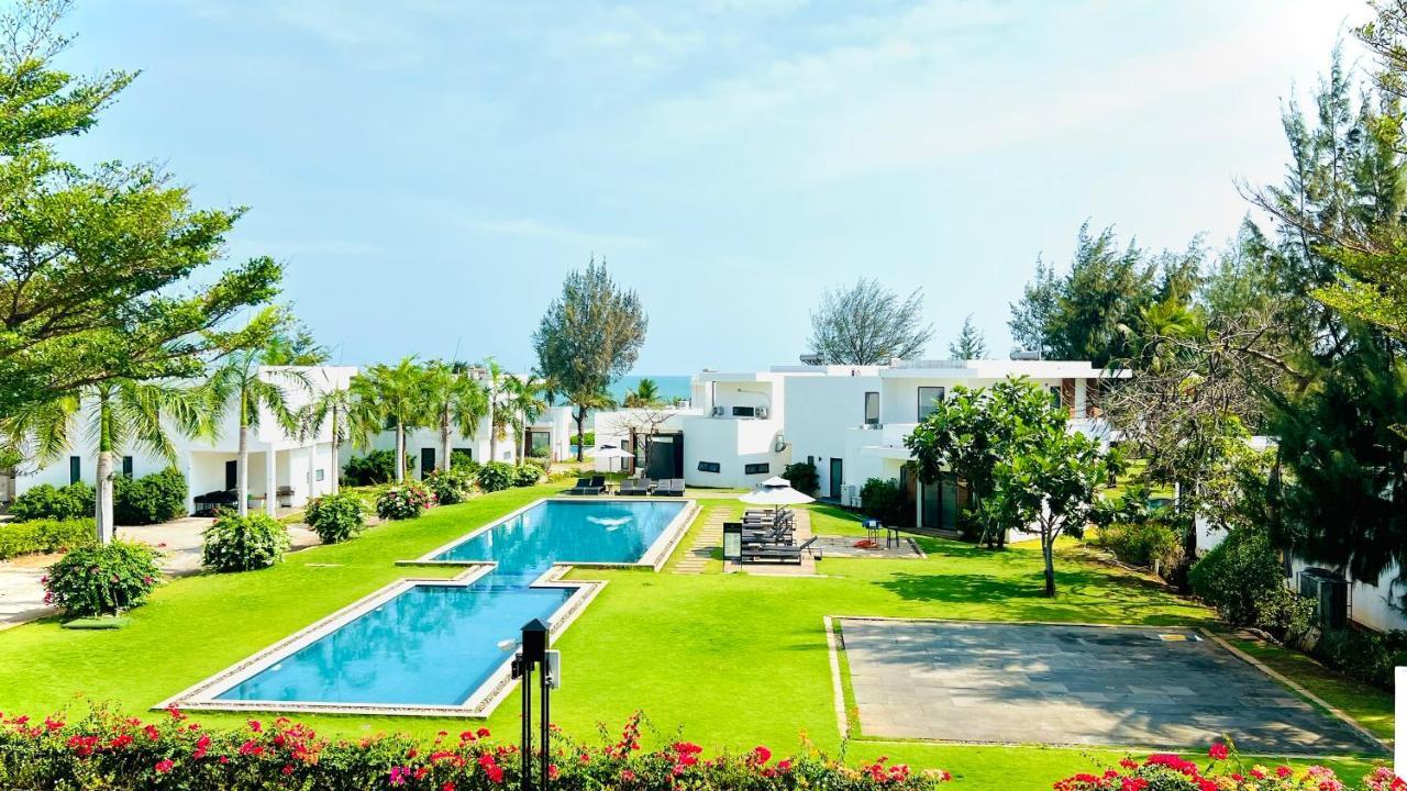Biet Thu Mat Tien Bien Saint Simeon Resort فونج تاو المظهر الخارجي الصورة
