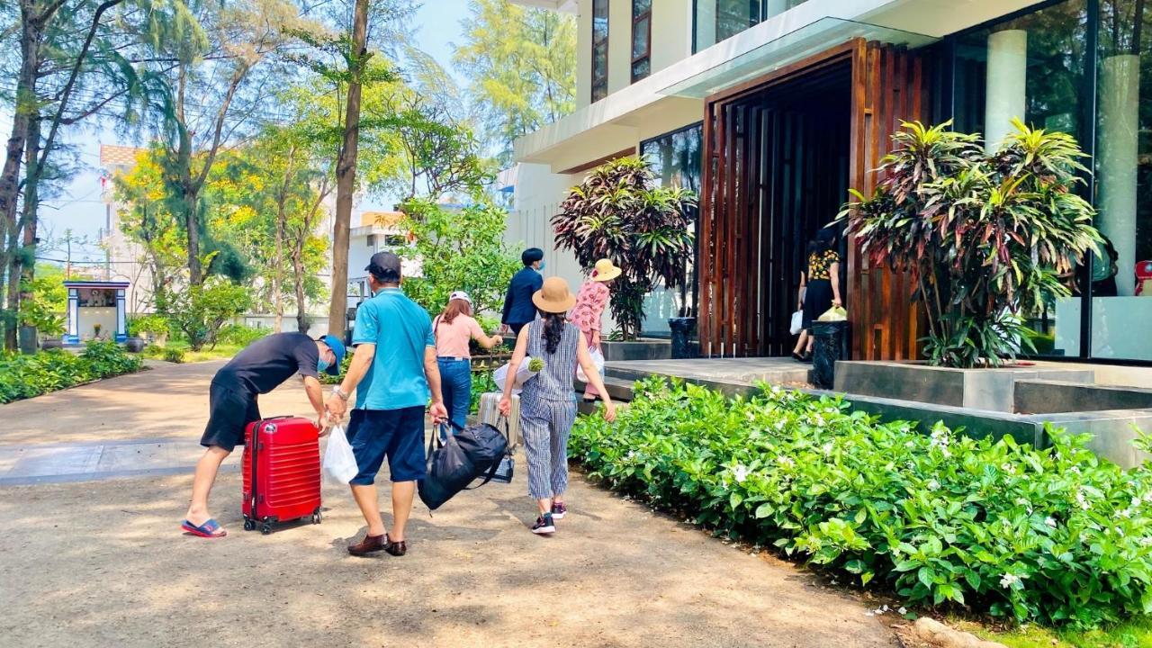Biet Thu Mat Tien Bien Saint Simeon Resort فونج تاو المظهر الخارجي الصورة